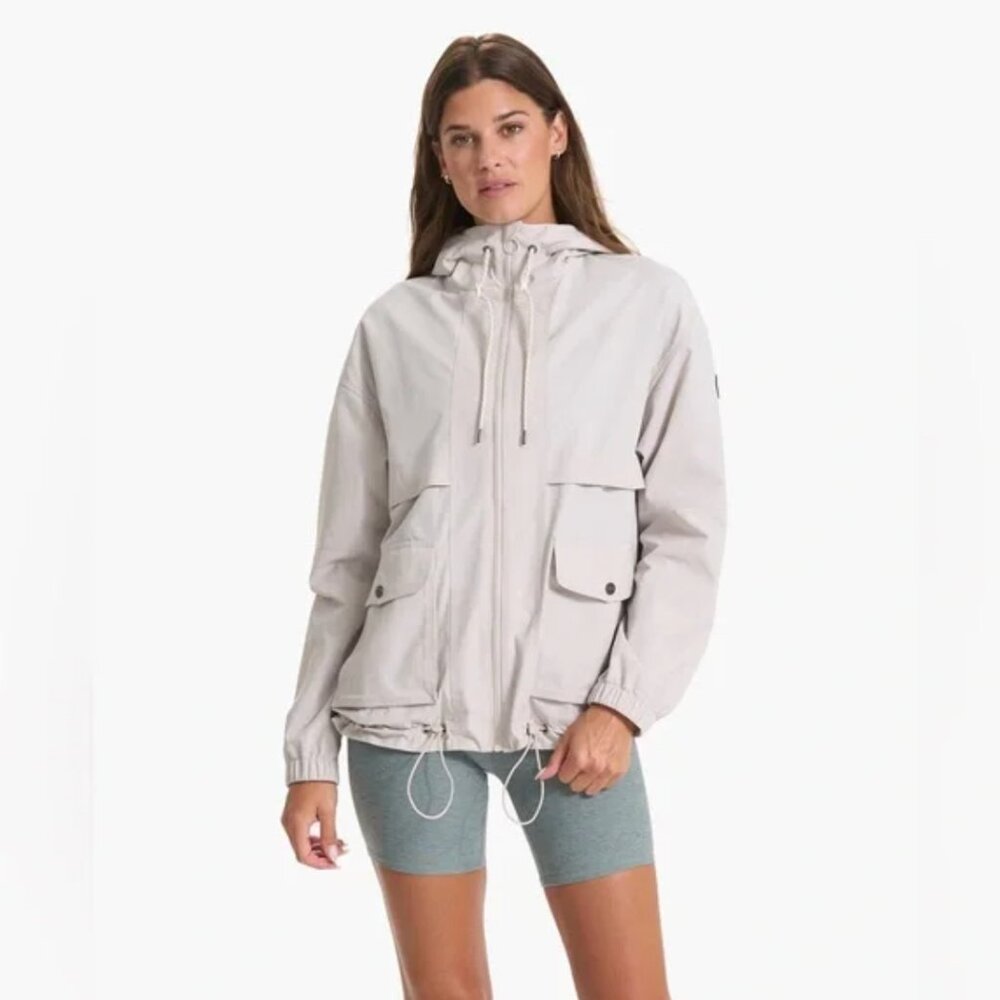 Vuori Elijo Rain Jacket Women's Size M Stone Beige Hoodie Windbreaker Athleisure
